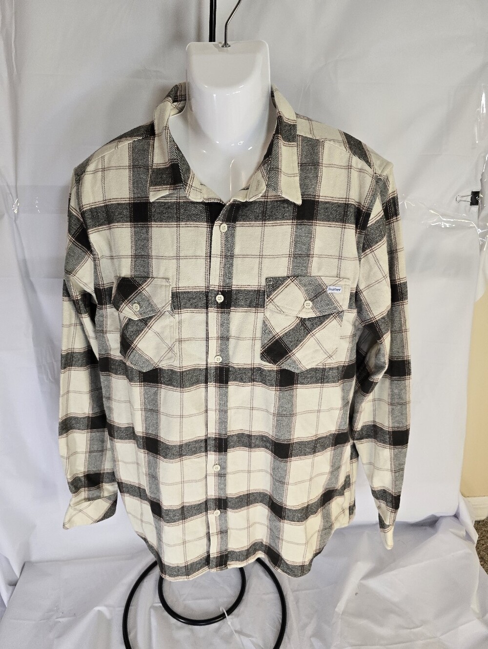 Hurley Men's Plaid Flannel Button-Up Shirt, Cream/Black, Size XL